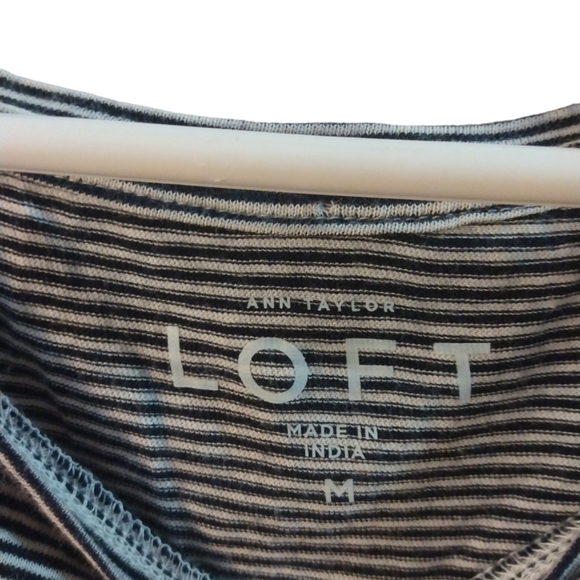 Ann Taylor Loft Dark Navy & White Striped Embroidered Ruched- Cap Sleeve Top M - Picture 5 of 8